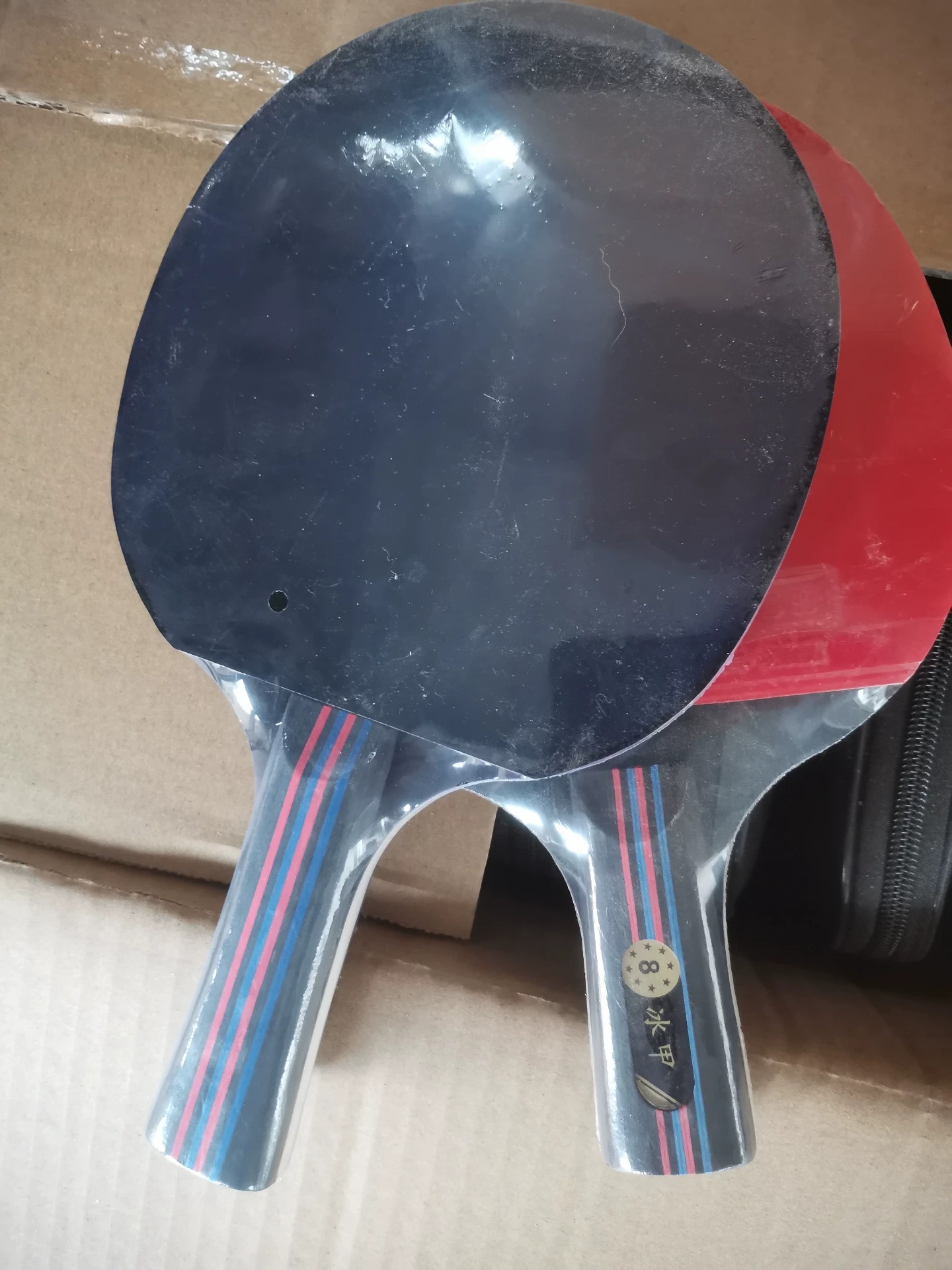 某球馆倒闭，原价300多一套比赛乒乓球拍，现2折出售，数量有限，卖完下架 新旧程度：全新未拆封，数量不多 规格尺寸： 七星一只 25 两只 45 八星一只 30